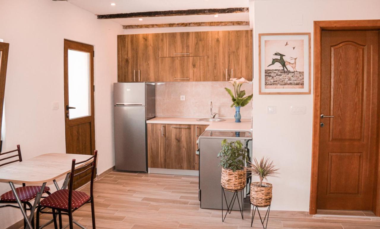 Apartmani Dumezic Бар Экстерьер фото