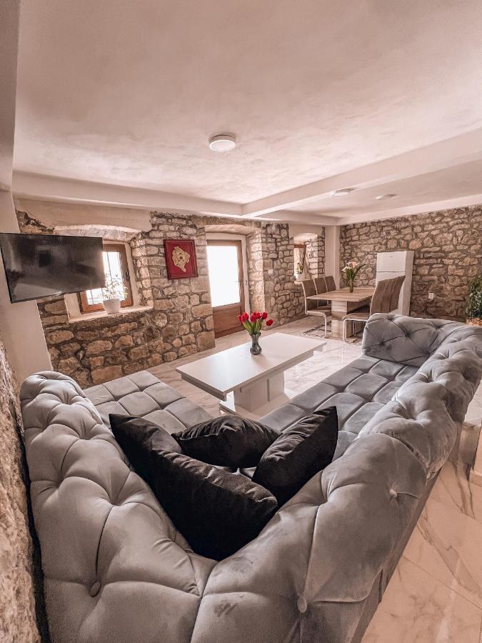 Apartmani Dumezic Бар Экстерьер фото